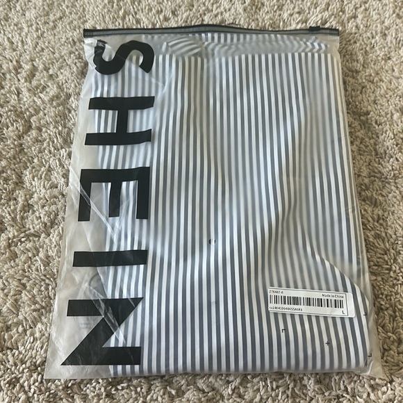 Blue and white striped dress size large 8/10 shein - Picture 2 of 2